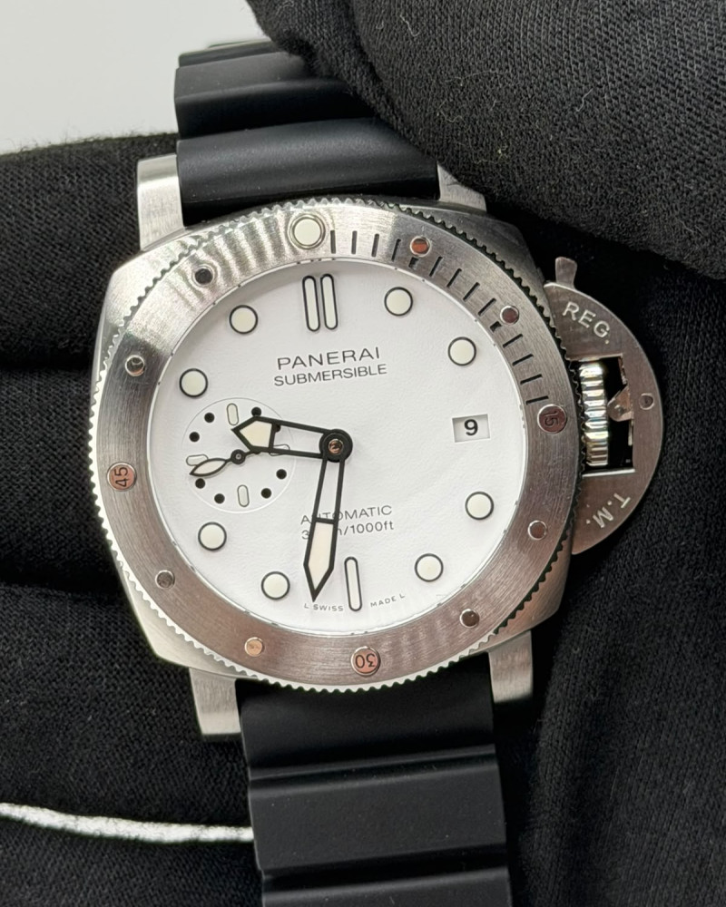 Panerai Submersible White Dial Steel Case On Black Rubber Strap