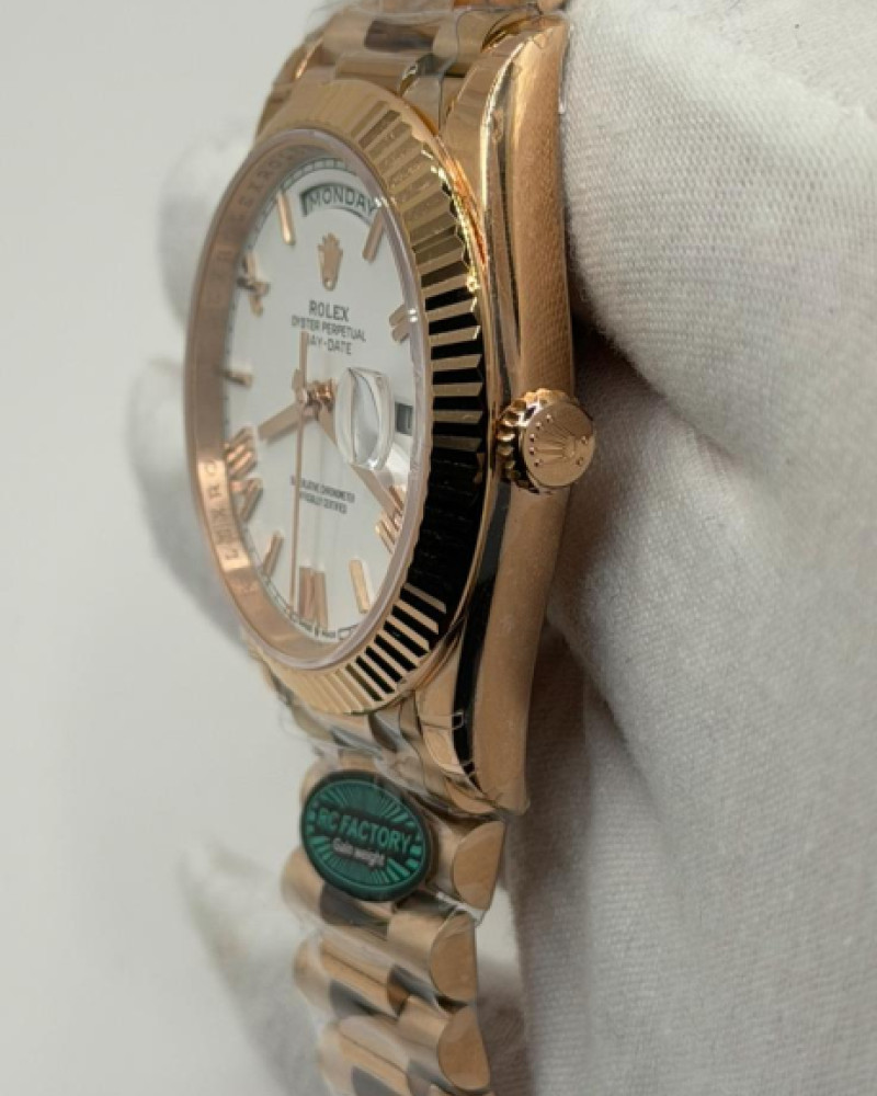 Rolex Oyster Perpetual Day-Date White Dial Rose Gold President Bracelet