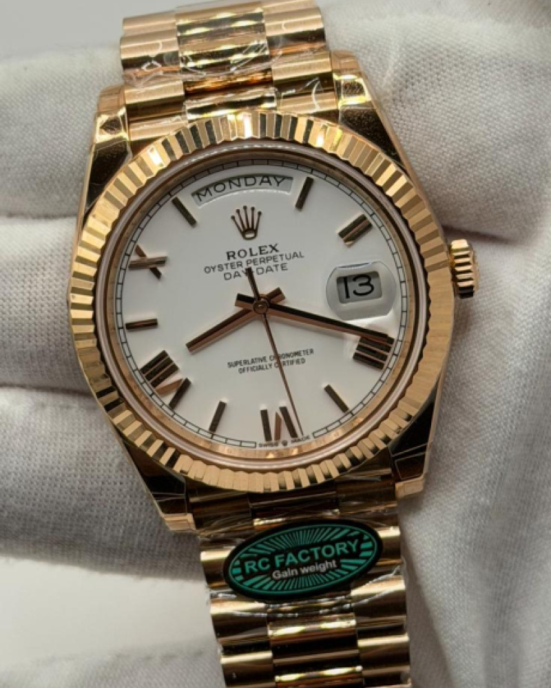 Rolex Oyster Perpetual Day-Date White Dial Rose Gold President Bracelet