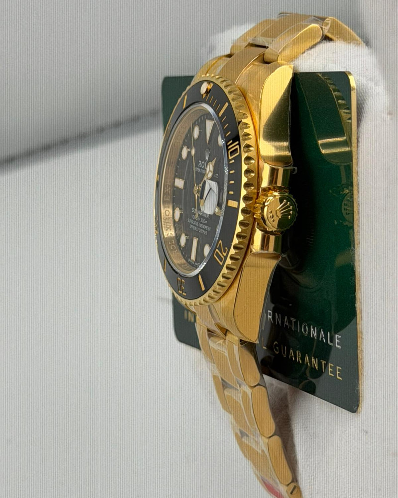 Rolex Submariner Black Dial On Yellow Gold Bracelet