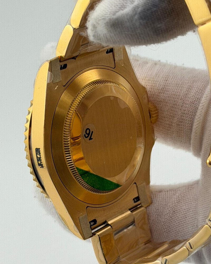 Rolex Submariner Black Dial On Yellow Gold Bracelet