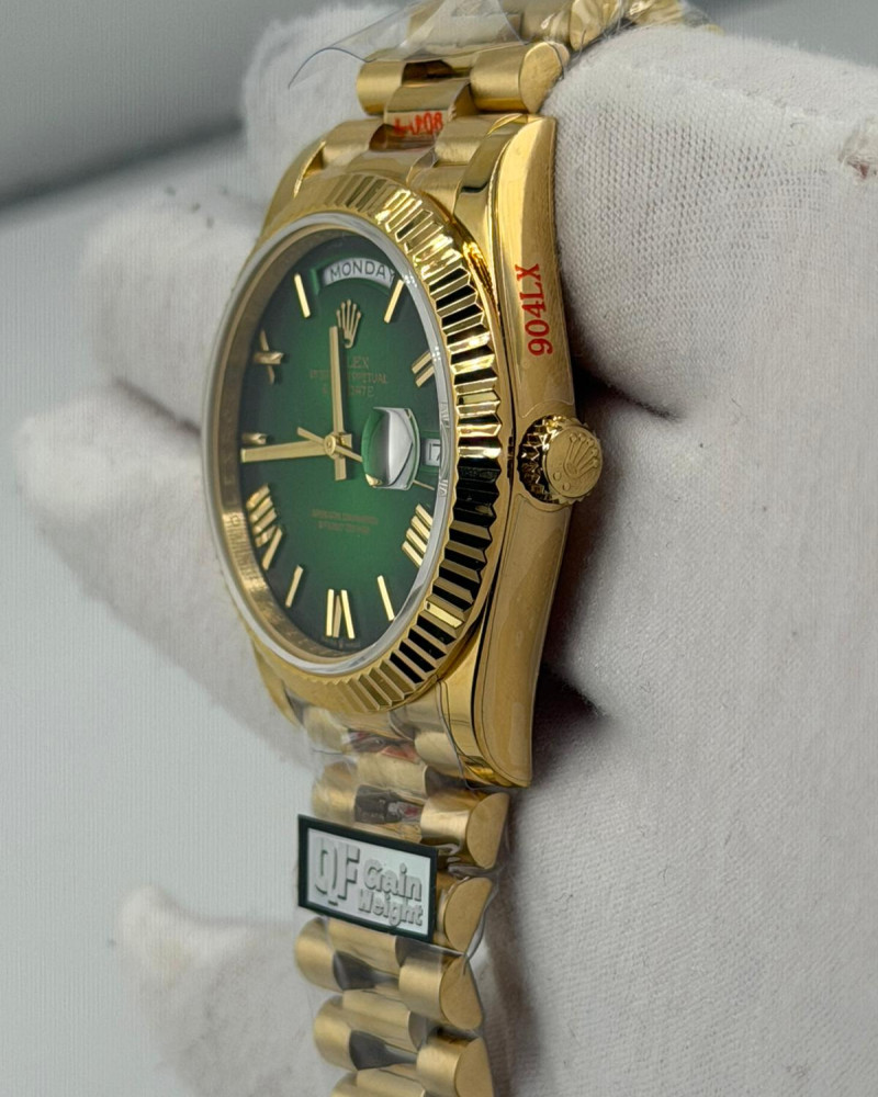 Rolex Day-Date 40 Green Ombre Dial On Yellow Gold President Bracelet