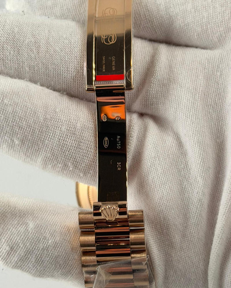 Rolex Day-Date 40 Mother Of Pearl Diamond Dial On Rose Gold President Bracelet