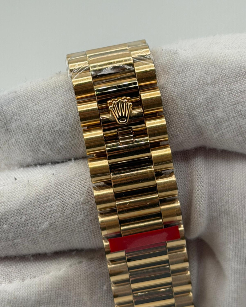 Rolex Day-Date 40 Olive Green Roman Dial On Yellow Gold President Bracelet