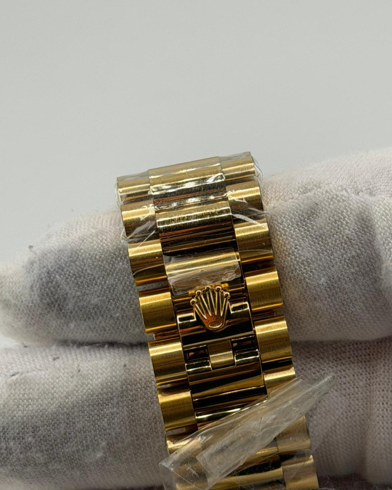 Rolex Day-Date 40 Silver Baguette Diamond Dial On Yellow Gold President Bracelet