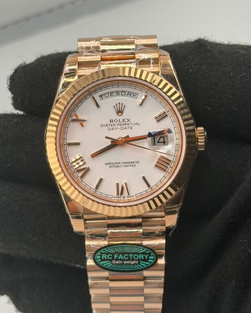 Rolex Oyster Perpetual Day-Date Rose Gold White Dial On President Bracelet